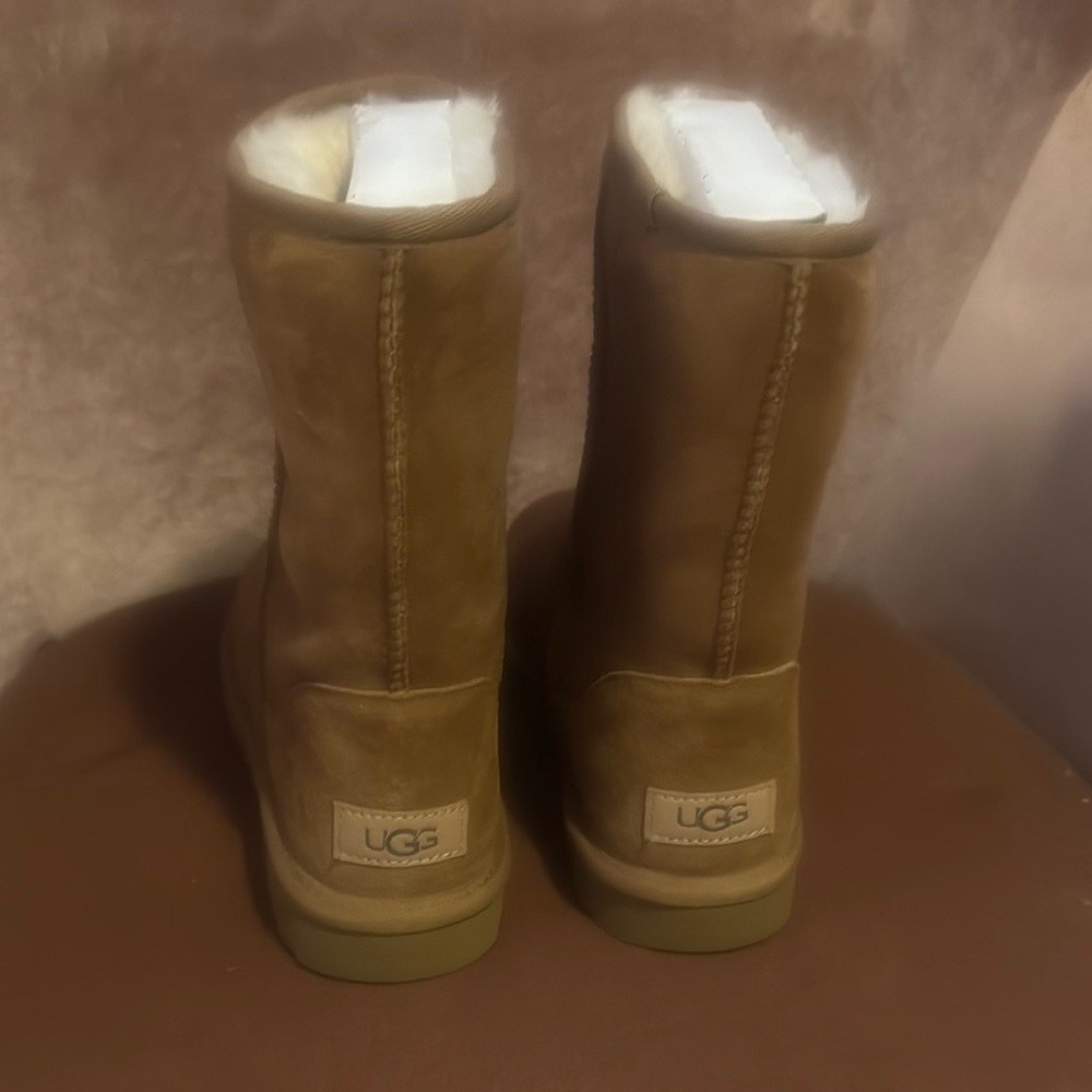 UGG Classic Short Boots - Chestnut